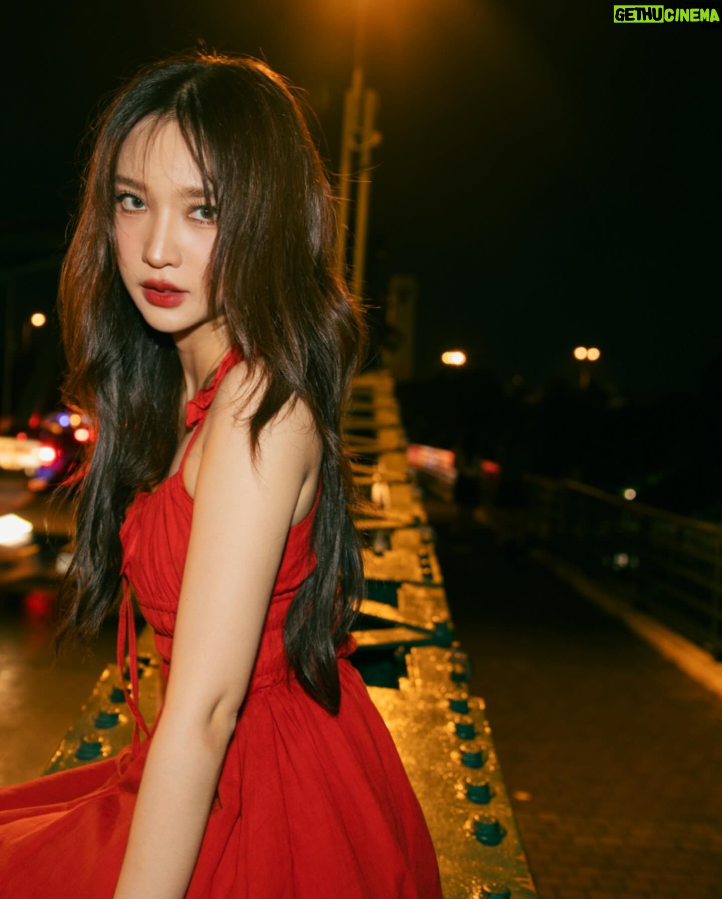 Ployshompoo Supasap Instagram - I’ll be your santy tonight 🎄🌹 Thank you for 2M today~ Merry Christmas! 🫣❤️