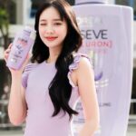 Ployshompoo Supasap Instagram – แบบใหม่ แบบผมถูกใจ เพราะได้มาสระผมกลางสยาม!! ✨

มาพิสูจน์ให้เห็นกับตัวเองมาแล้ว ด้วย L’Oreal Elseve Hyaluron Moisture  แชมพูไฮยา ที่ช่วยเก็บกักน้ำได้มากถึง 1000 เท่า พร้อมเก็บกักความชุ่มชื้นได้ยาวนานถึง 72 ชั่วโมง นุ่มเด้ง ไม่ลีบแบน ที่สำคัญ กลิ่นหอมสุดๆไปเลย~ 

ใครอยากลองสระผมฟรี! ปักหมุดแล้วไปเจอ L’Oreal Paris Hya Delivery  กันได้เลย  อย่าลืมไปลองกันน้า! 😚 
📌 9-10 มีนาคม 67 l เมกา บางนา 
📌 16-17 มีนาคม 67 l วัน นิมมาน 
#LOrealParisTH #ElseveHyaluron #LOrealHyaDelivery