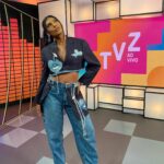 Pocah Instagram - e quando vc é convidada e de repente precisa assumir o programa ao vivo? De volta a casinha TVZ pra homenagear a queen @madonna @pretagil obrigada pela confiança, conta comigo sempre! ❤️