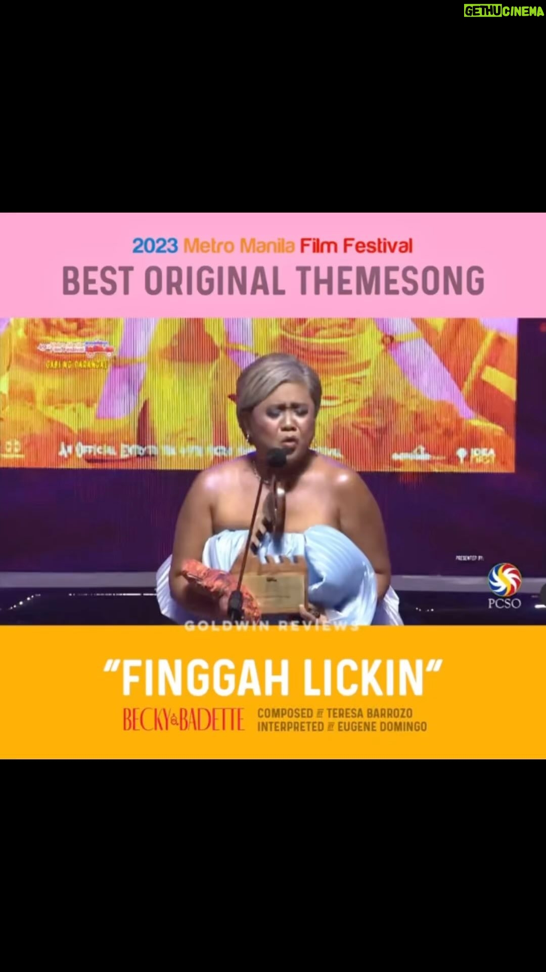 Pokwang - 27.5K Likes - Yung kinanta talaga ni Uge ang “Finggah Lickin” LIVE sa stage 🤣
#BeckyAndBadette #EugeneDomingo #Pokwang #TeresaBarrozo #MMFF2023