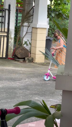 Pokwang Instagram - hahahhahhahaa Malia!!!!! ewan ko sayo!!!! 😆😁😆🤣😁🤣😀😄