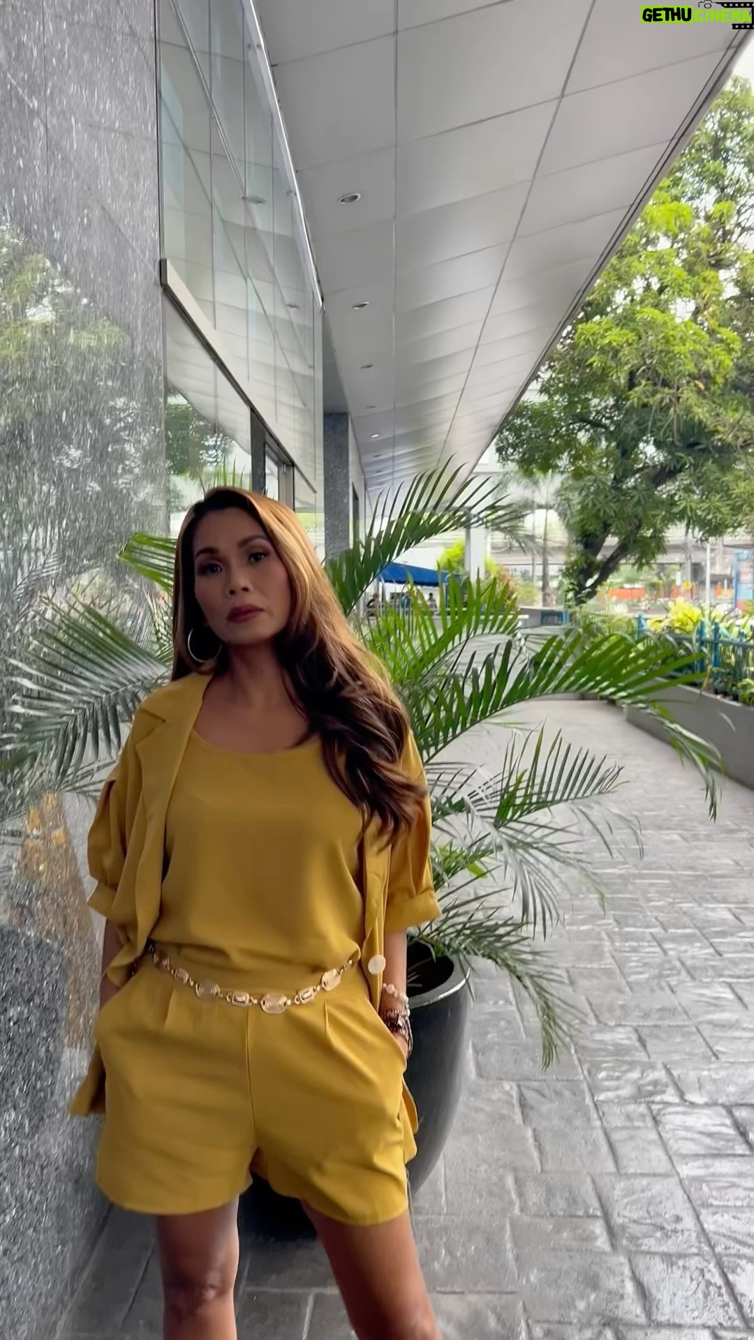 Pokwang Instagram - #Tiktoclockpaoutfit #WednesdayAwra Hair and makeup @rovielcastor Assisted by @yvonnemaylaya Styled by @kimmerferrer @_dodleygal Kalma ako lang ito hahahaahhaa 😆🤪