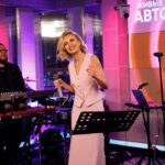 Polina Gagarina Instagram – Вчера прошел наш концерт на @avtoradioru❤️ Где состоялась live-премьера моей новой песни 

Костюм🎀 @alinecollection.ru 

#РОДНОЙ #полинагагарина #поехалинагагарину #премьера