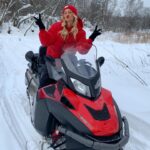 Polina Maksimova Instagram - Ребята, зима - это класс! ❤️❄️🧣 Просто надо угадать, сколько рейтуз надеть 😂👌🏻