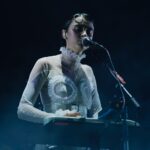 Pomme Instagram - zénith de paris 🥲 soir 1 @ggposey sauf 2&3 @ninarichard1 ps.: j’y ai pensé chaque soir en vous regardant si nombreux.ses, je n’en reviens pas de pouvoir remplir deux zéniths en chantant des chansons dépouillées, peu jouées sur les radios (sauf @franceinter ma mif), en étant aussi libre artistiquement et en n’acceptant plus aucun compromis depuis des années. 😵‍💫
