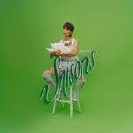 Pomme Instagram - voici la cover officielle de saisons, mon nouvel album disponible le 22 mars. c’est @safianolin qui a fait ce magnifique travail de graphisme. une nouvelle chanson est arrivée cette nuit jusqu’à vous: perseides. et pour couronner le tout, la précommande de l’album est disponible dès à présent pour tout le monde 🕰️ dans ma bio! et celleux qui précommandent l’album / vinyle intégral recevront une surprise exclusive par mail. let’s go!!!!!!!!!!! 🍒🌞🍁❄️!!!