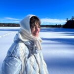 Pomme Instagram - january 🧚🏻‍♂️🍭☃️ la dernière slide va vous surprendre………. j’ai fait découvrir un classique de la chanson française à la télé québécoise oops….