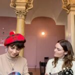 Pomme Instagram – rdv du dimanche avec @juliastone__ 🤍 en français svp 
tag quelqu’un.e qui te manque 🦇
