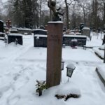 Pomme Instagram - december ❄️ en retard commentez un mot pour envoyer dans l’univers votre mood idéal pour 2024 je vous assure que ça marche