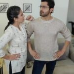 Pooja Gor Instagram – New way to keep your weight in check 😂😂

#jokes #jokeoftheday #romance #couples #comedyreels #reelsinstagram #jokesfordays #funnyjokes #husbandwifejokes #husbandwifetalks #biwi  #explore #relatablememe #funnymemes #memeoftheday #relatableposts #sitmeme #memestagram #jokes #explore