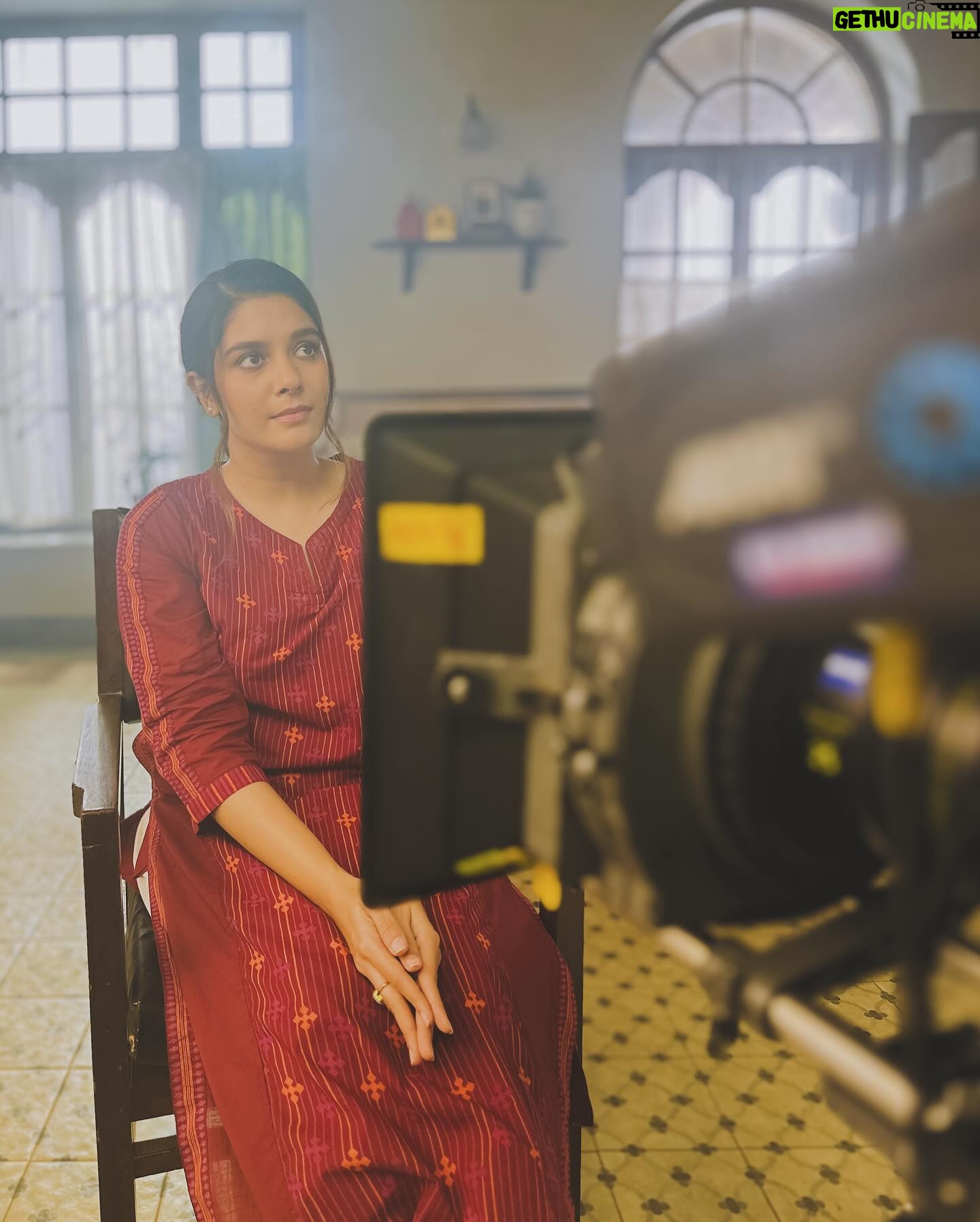 Pooja Gor Instagram - Happiest in front of the big boy! #Arri #actorslife