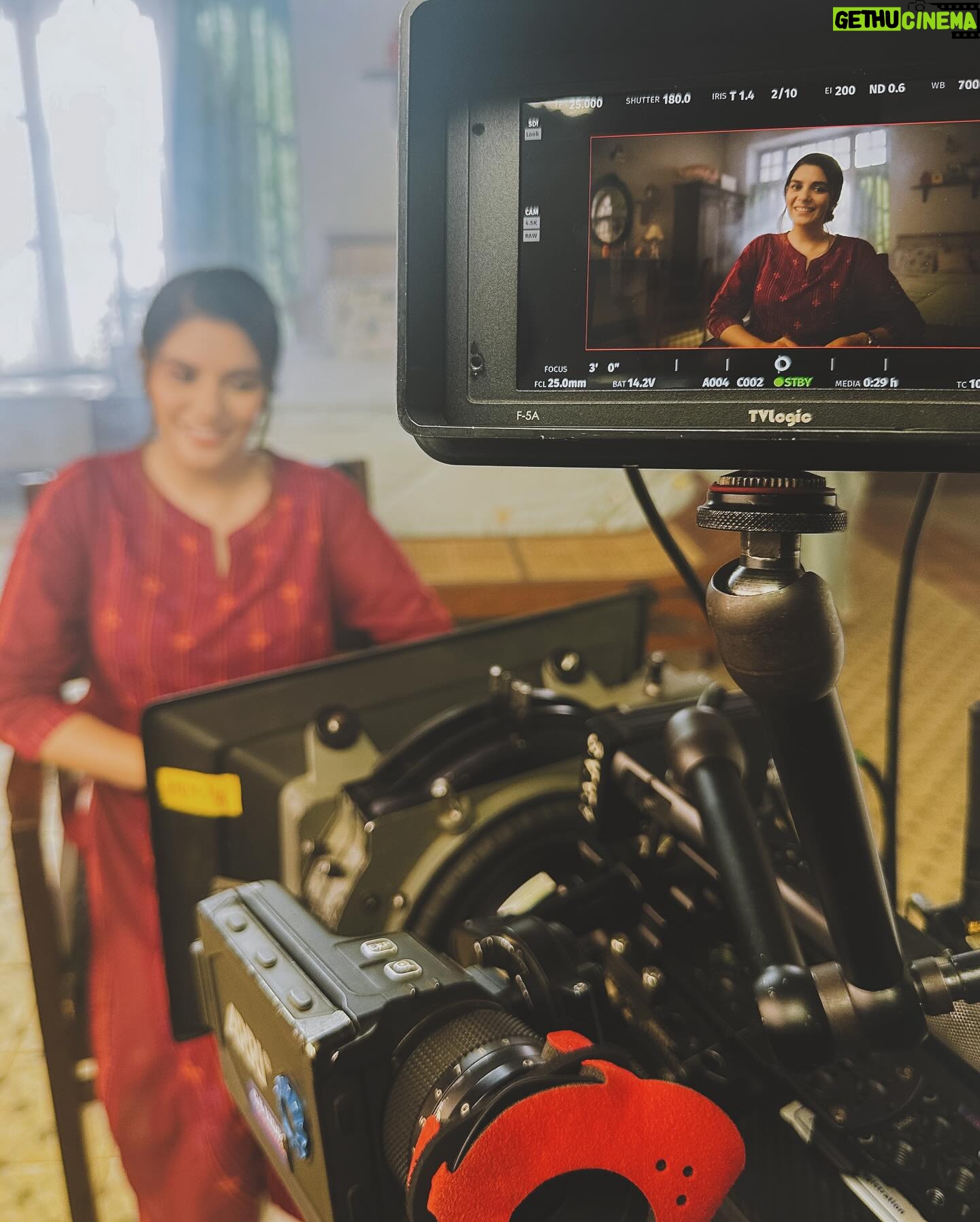 Pooja Gor Instagram - Happiest in front of the big boy! #Arri #actorslife