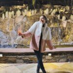 Pooja Gor Instagram – Heart, Tummy & itinerary full…🥂💃🏻

Wish it was never-ending, just like its name, ‘Ananta’. @theanantaudaipur 

Also, finally got a chance to wear all my warm clothes. Love this super warm one by @hritzbyritika 
Don’t miss the details on the back. 

#udaipurunveiled #anantahotels #anantaudaipur #padharoudaipur #poojagor 

[Ananta Hotels, Udaipur, Pooja Gor]