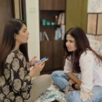 Pooja Gor Instagram - Aur kis ko chahiye iphone15? #relatablememe #funnymemes #memeoftheday #relatablereel #relatableposts #sitmeme #memes #memesdaily #memestagram #iphone15promax #expensive #expensivelifestyle #iphone15pro #explore #trending #iphone15