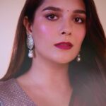 Pooja Gor Instagram - Donning a saree, a timeless garment that intertwines tradition and elegance always brings out the best in me👸🏻✨ The handloom and handcrafted sarees from @bharatsthali infuse me with confidence and grace, empowering me to shine. Explore their latest collection now! 🤌🏼❤️ 📍@thehoneststudios #Ad #Saree #IndianSaree #HandloomSarees #Bharatsthali #IndianWear #sareelove