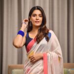 Pooja Gor Instagram - Meri bindiya… ✨ . . . . . All dressed up for @mallika_e_awadh last week.