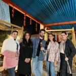 Pooja Gor Instagram – Heart, Tummy & itinerary full…🥂💃🏻

Wish it was never-ending, just like its name, ‘Ananta’. @theanantaudaipur 

Also, finally got a chance to wear all my warm clothes. Love this super warm one by @hritzbyritika 
Don’t miss the details on the back. 

#udaipurunveiled #anantahotels #anantaudaipur #padharoudaipur #poojagor 

[Ananta Hotels, Udaipur, Pooja Gor]