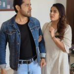 Pooja Gor Instagram - Galti se mistake 😂😂😂 #funnyreels #couplereels #husbandwifecomedy #husbandwifejokes #jokereels #couplecomedy😂 #viralreels #sitreels