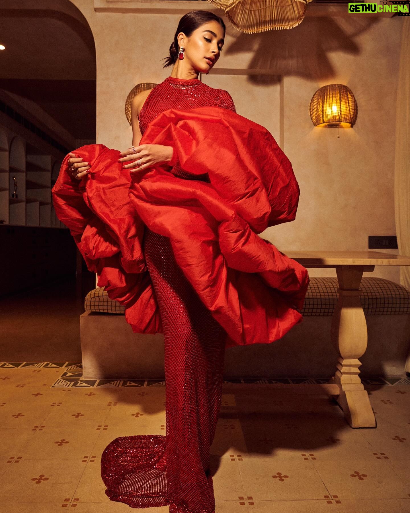 Pooja Hegde Instagram - A flair for the dramatic 💥😉⭐️
