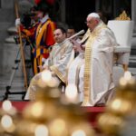 Pope Francis Instagram – EN: Let us even now be drawn by hope! Through our witness, may hope spread to all those who anxiously desire it. May our lives say to them: “Hope in the Lord! Hold firm, take heart, and hope in the Lord!” (Ps 27:14). #Jubilee2025

ES: Dejémonos atraer desde ahora por la esperanza y permitamos que a través de nosotros sea contagiosa para cuantos la desean. Que nuestra vida pueda decirles: «Espera en el Señor y sé fuerte; ten valor y espera en el Señor» (Sal 27,14). #Jubileo2025

PT: Deixemo-nos, desde já, atrair pela esperança, consentindo-lhe que, por nosso intermédio, se torne contagiosa para quantos a desejam. Possa a nossa vida dizer-lhes: “Confia no Senhor! Sê forte e corajoso, e confia no Senhor” (Sal 27, 14). #Jubileu2025

IT: Lasciamoci fin d’ora attrarre dalla speranza e permettiamo che attraverso di noi diventi contagiosa per quanti la desiderano. Possa la nostra vita dire loro: «Spera nel Signore, sii forte, si rinsaldi il tuo cuore e spera nel Signore» (Sal 27,14). #Giubileo2025

FR: Laissons-nous attirer par l’espérance dès aujourd’hui. Faisons en sorte qu’elle devienne contagieuse à travers nous, pour ceux qui la désirent. Puisse notre vie leur dire : « Espère en l’Éternel, sois fort et prends courage ; espère en l’Éternel» (Ps 27, 14). #Jubilé2025DE: Lassen wir uns fortan von der Hoffnung anziehen und lassen wir zu, dass sie durch uns auf jene überspringt, die sich nach ihr sehnen. Möge unser Leben ihnen sagen: »Hoffe auf den Herrn, sei stark und fest sei dein Herz! Und hoffe auf den Herrn!« (Ps 27,14). #HeiligesJahr2025

PL: Pozwólmy, by od teraz pociągnęła nas nadzieja i pozwólmy, by przez nas stała się zaraźliwa dla tych, którzy jej pragną. Niech nasze życie mówi im: „Ufaj Panu, bądź mężny, niech się twe serce umocni, ufaj Panu!” (Ps 27, 14). #Jubileusz2025