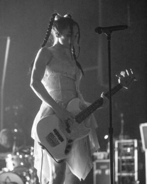 Poppy Instagram - She likes bass guitar, air, gluten free pancakes, and art