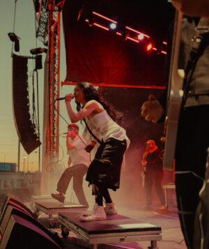 Poppy Instagram - Sick New World with @knockedloosehc   @badomensofficial 

Photo: @jaredleibowitz
