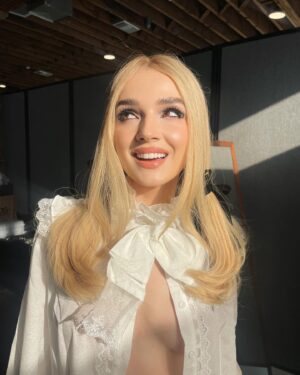 Poppy Instagram - Good Motives