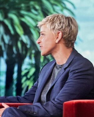 Portia de Rossi Instagram - To my utterly beautiful, supremely talented, insanely accomplished wife on the day of your final show….I married an icon. I married my idol. I’m so proud of you for making this platform one that not only entertains but inspires and uplifts people. @theellenshow this show will forever be remembered for elevating the worlds consciousness. I love you