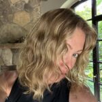 Portia de Rossi Instagram - THIS IS A PERM, PEOPLE!! I am so impressed with Janine Jarman @curlcult @janinejarman curlcult.com that I had to post the ugliest pic of myself getting a perm just to prove to you what a genius this woman is! @curlcult has created a patent pending formula which makes beach waves a reality. It’s vegan, my hair feels healthy, and no more hot tools. I love it. I air dry my hair and I always have loose waves no matter how humid it is outside. Btw—I am not getting paid for this. I just had to let everyone know that I’m bringing the perm back 😜😃