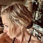 Portia de Rossi Instagram - THIS IS A PERM, PEOPLE!! I am so impressed with Janine Jarman @curlcult @janinejarman curlcult.com that I had to post the ugliest pic of myself getting a perm just to prove to you what a genius this woman is! @curlcult has created a patent pending formula which makes beach waves a reality. It’s vegan, my hair feels healthy, and no more hot tools. I love it. I air dry my hair and I always have loose waves no matter how humid it is outside. Btw—I am not getting paid for this. I just had to let everyone know that I’m bringing the perm back 😜😃
