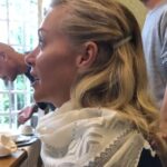 Portia de Rossi Instagram - Just ordering breakfast #giraffemanor