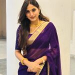 Pranavi Manukonda Instagram – క్రోధినామ సంవత్సర ఉగాది శుభాకాంక్షలు✨❤️

#ugadi #traditional #festival #saree