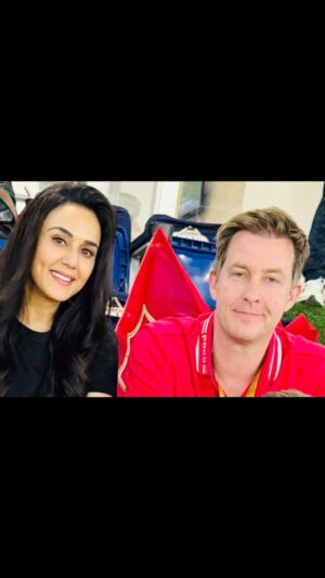 Preity Zinta Instagram - I miss u already ❤️ #Patiparmeshwar #ting