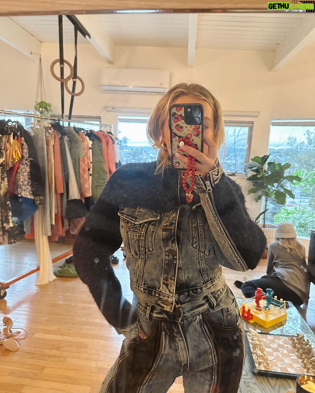 Pressley Hosbach Instagram - life haul Los Angeles, California