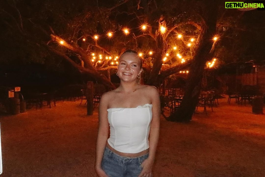 Pressley Hosbach Instagram - if anything, i’m everything ✨✨