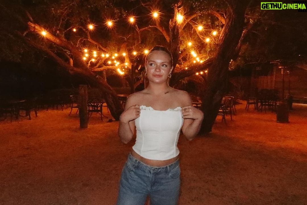 Pressley Hosbach Instagram - if anything, i’m everything ✨✨