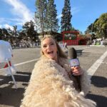 Pressley Hosbach Instagram - best way to start the year. extremely grateful to have hosted the @rose_parade this year! can’t wait for more to come✨✨✨✨ Rose Bowl
