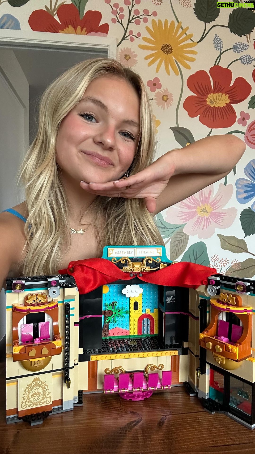 Pressley Hosbach Instagram - loved looking back on all my amazing memories growing up with this @LEGO Friends set 💕💕 #ad #LEGOCollective