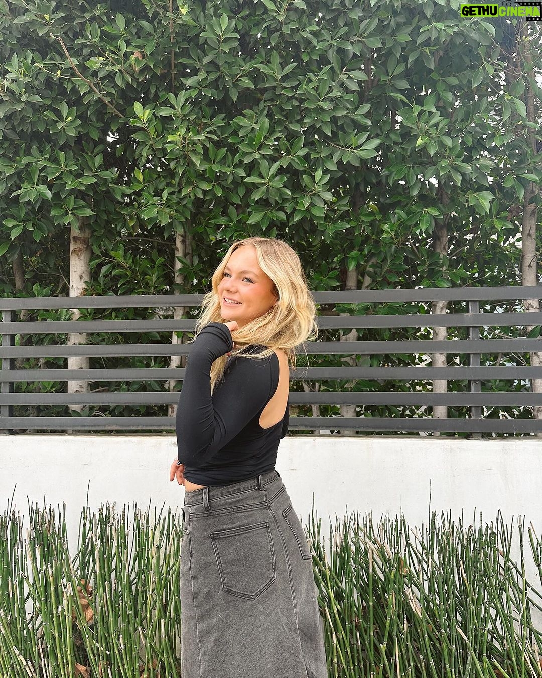 Pressley Hosbach Instagram - 🩶 Los Angeles, California