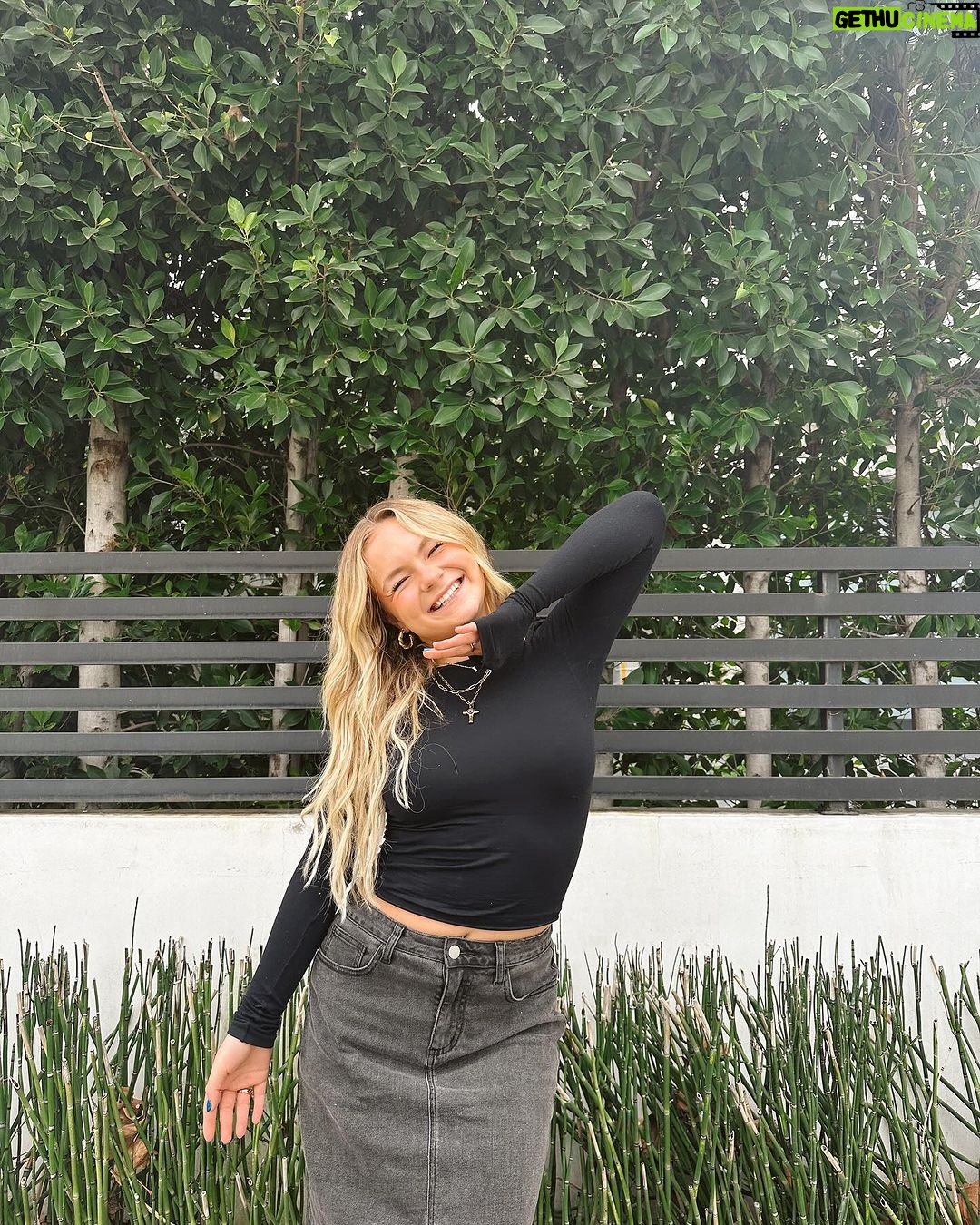 Pressley Hosbach Instagram - 🩶 Los Angeles, California