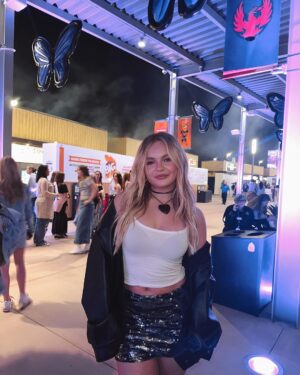Pressley Hosbach Instagram - my teenage dream @oliviarodrigo 

thank you @geffenrecords !! i had the best time singing and dancing with you guys all night 💫💜