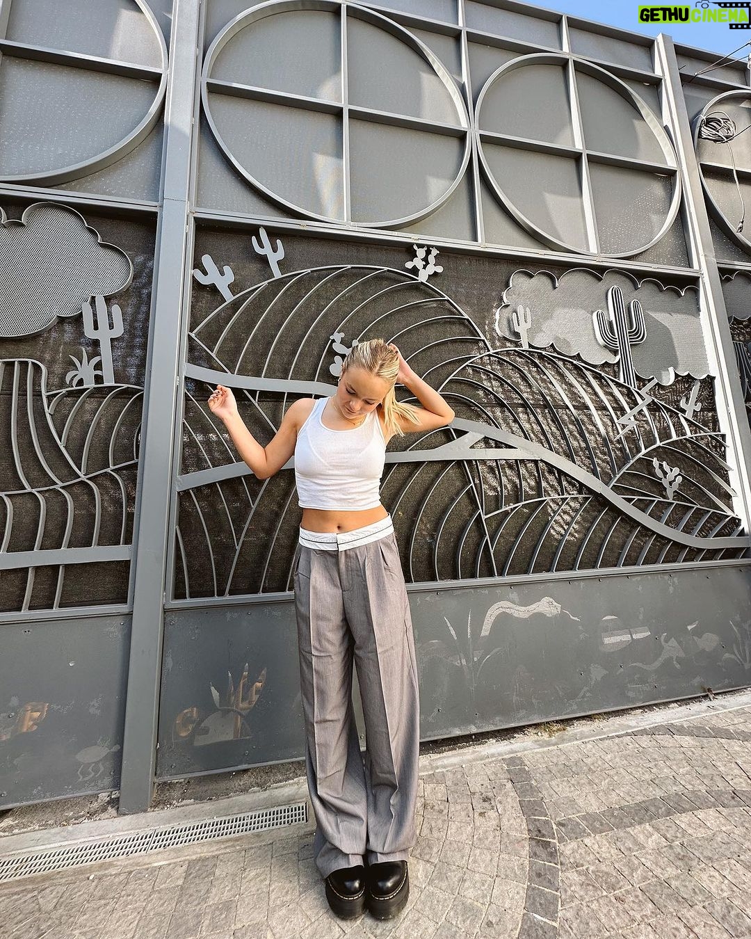 Pressley Hosbach Instagram - feeling like me 🎀🫶🫶🫶🫶