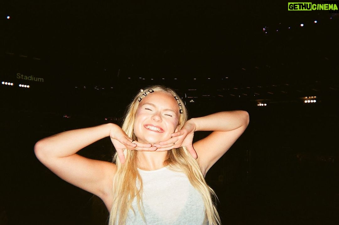 Pressley Hosbach Instagram - happy heart πΌπΌπ Los Angeles, California
