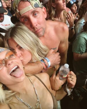 Pressley Hosbach Instagram - long live cowgirls 

@stagecoach