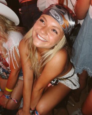 Pressley Hosbach Instagram - long live cowgirls 

@stagecoach