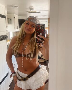 Pressley Hosbach Instagram - long live cowgirls 

@stagecoach