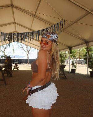 Pressley Hosbach Instagram - long live cowgirls 

@stagecoach