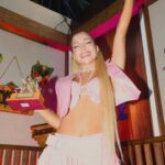 Princesa Alba Instagram – al fin dije “BUENAS NOCHES PATAGUAAAAAAL💗”, otro sueño cumplido *ੈ✩ aún no lo puedo creer, dije que quería que fuese uno de mis mejores shows y lo fue. Fue tan hermoso y unicooooo, emocionada x ver el trabajo mancomunado de todo mi equipo que me amo tantoOoo. Que honor tenerlos, que bonito haber tenido la oportunidad de tener al Voodoo y a la Karen 💗 y poder hacer un show de este calibre popppp jiji. *•.¸♡ esta es la pt 1, aún me quedan agradecimientos♡¸.•*