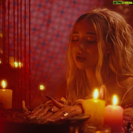 Princesa Alba Instagram - YA ESTÁ DISPONIBLE MI NUEVA CANCIÓOOOOON: MOONLIGHT🌛🔮🧚🏻♀️📿 Prod by @magicenelbeat / Coprod @sebadiazv @xokogarashi / composición me n @nyruzoficial / Mix n máster @picketl ‧͙⁺˚*・༓☾ Créditos videoclip Dirección @tiarabustamante / coreográfo @ianhartinglucas / Fauno-Bailarin @bvdoren /Beauty @humbertomoyav / hair @hc.concept / styling @rociochn / Outfit blanco @hortensiastorescl / Producción General @yanimolina / Asistente de Dirección @raw.profesional / Dirección de Foto y Steadicam @simonkaulen_ / Dirección de Arte @fernandagarriga / Ambientadora @ni.nico___ / Asistencia de Arte @amandatellezd / Asistencia de Arte @nobody_ross / Runners Arte @jean.pierre1128 bastiasjuanfernandez Camion Arte Jhon Astur Rental Arte @estudio.volumetrica @valtamirano @anniateriyaki @kur4gue Runner Producción @benjafleck_ Asistente Makeup @michellecaices Asistente Hair @celeste.artistt Asistente de Cámara @sebadava Segundo de Cámara @fran.camente_ Datamanager @felo.rf Gaffer @dta.aaa Eléctricos @tycotowers @genes.444 @ignacio.murillo.750 Rental Técnico OB Rental @ob_rental Mmgt @armonicabm Fotofija @camilanderosg Locacionista @cabrosamu Transporte @marcelo.hernanxd Catering Ágape Catering @agapecatering__ Montaje @tiarabustamante Graficas @abrilconbe Color @vichobustoss Thanks Tito Molina / Casona Lo Valdés @casona_lo_valdes_