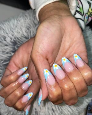 Princess Nokia Instagram - Things that make me happy. 
Rest. Long naps in bed. Artisanal sandwiches. Cottage Core decoration. Plant based food. Home made green juice. Fuzzy slippers. Dreamy ambient lo fi YouTube playlists. My killer rack 👀. It’s was such a busy, productive, & demanding summer. I wasn’t home much. Touring season has made me sleepy and aloof and I apologize to my loved ones who I can’t make time for or don’t feel like talking to. 
Im in resting mode. And in power mode. And honestly I just need a fuzzy blanket and more hours in the day. Love u 💘see u soon